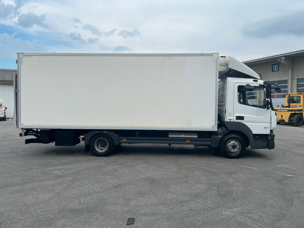 Mercedes-Benz Atego 8.21 Kühlkoffer LBW | Klima | Tempo | Dif - Külmutiga veoauto: pilt 2 Mercedes-Benz Atego 8.21 Kühlkoffer LBW | Klima | Tempo | Dif - Külmutiga veoauto: pilt 2