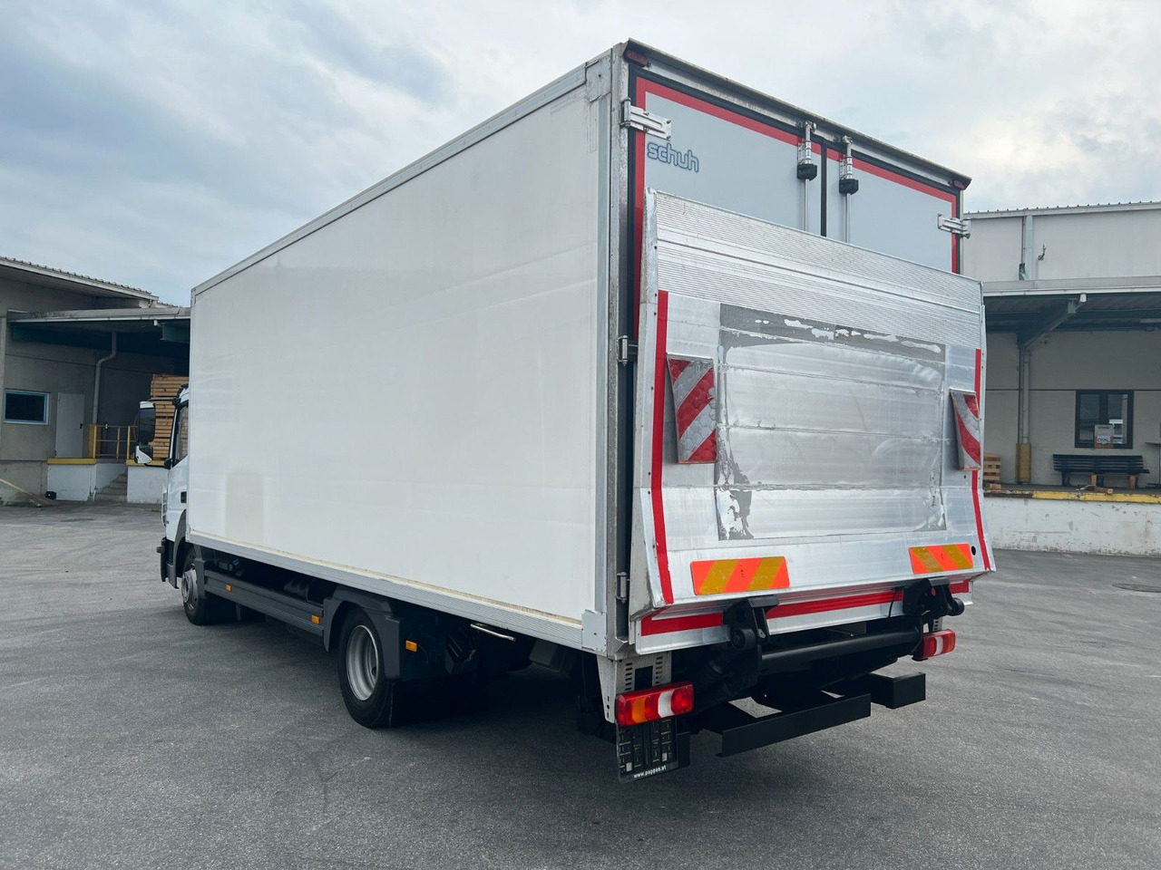 Mercedes-Benz Atego 8.21 Kühlkoffer LBW | Klima | Tempo | Dif - Külmutiga veoauto: pilt 4 Mercedes-Benz Atego 8.21 Kühlkoffer LBW | Klima | Tempo | Dif - Külmutiga veoauto: pilt 4