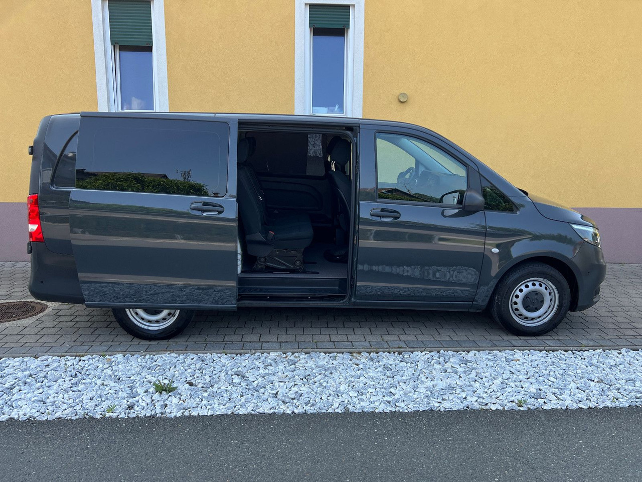 Mercedes-Benz Vito 114 lang | Klima | Schiebetür | Tempomat - Meeskonnaauto: pilt 4 Mercedes-Benz Vito 114 lang | Klima | Schiebetür | Tempomat - Meeskonnaauto: pilt 4