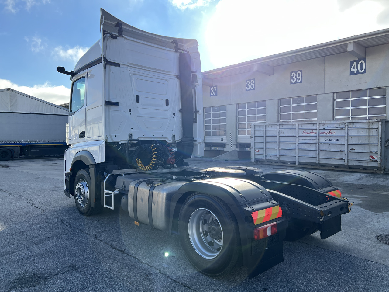 MERCEDES-BENZ Mercedes-Benz Actros 1846 | Standklima | Retarder | Euro 6 - Sadulveok: pilt 4 MERCEDES-BENZ Mercedes-Benz Actros 1846 | Standklima | Retarder | Euro 6 - Sadulveok: pilt 4