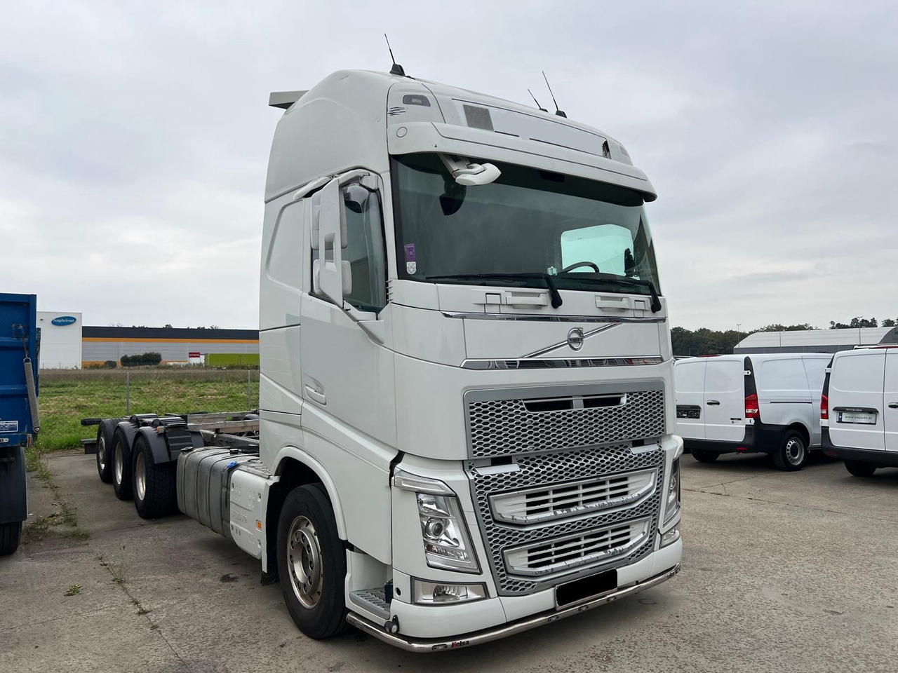 VOLVO FH 540 8x4 Fahrgestell - Kabiinišassiiga veoauto: pilt 2 VOLVO FH 540 8x4 Fahrgestell - Kabiinišassiiga veoauto: pilt 2