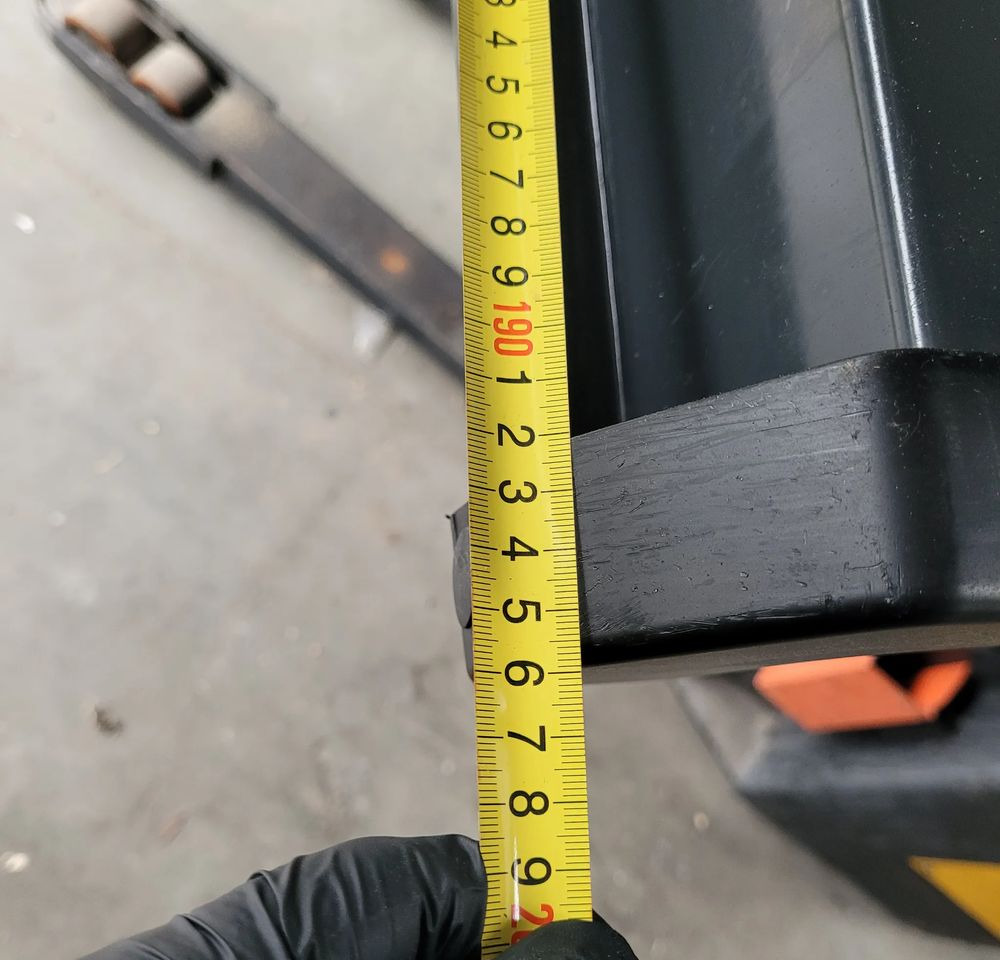 BELKA TYŁ ZDERZAK IVECO DAILY 5802852176 196CM - Kaitseraud - Tarbesõiduk: pilt 5 BELKA TYŁ ZDERZAK IVECO DAILY 5802852176 196CM - Kaitseraud - Tarbesõiduk: pilt 5