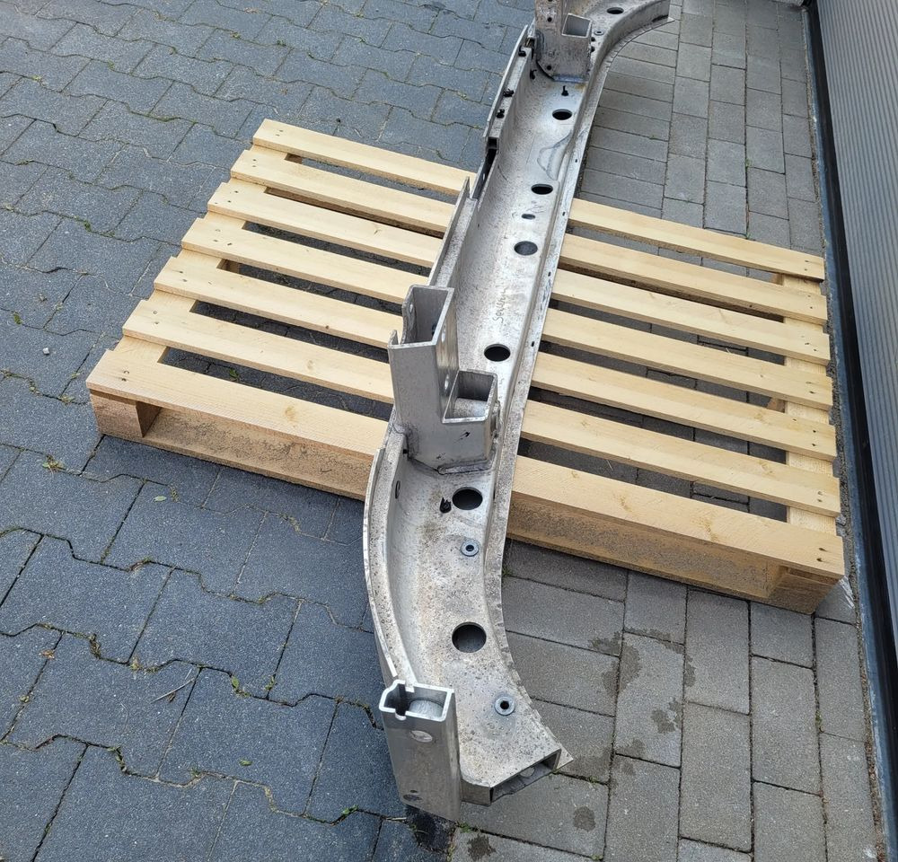 BELKA ZDERZAK RENAULT RANGE T GAMA 82679327 CHWALIM116 - Kaitseraud - Veoauto: pilt 2 BELKA ZDERZAK RENAULT RANGE T GAMA 82679327 CHWALIM116 - Kaitseraud - Veoauto: pilt 2