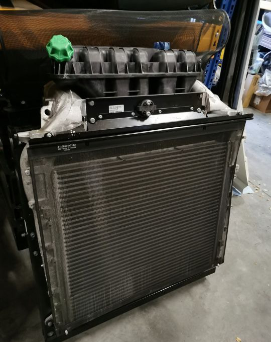CHŁODNICE MAN TGS NEW MODEL 81.06100-6917 - Radiaator: pilt 1 CHŁODNICE MAN TGS NEW MODEL 81.06100-6917 - Radiaator: pilt 1