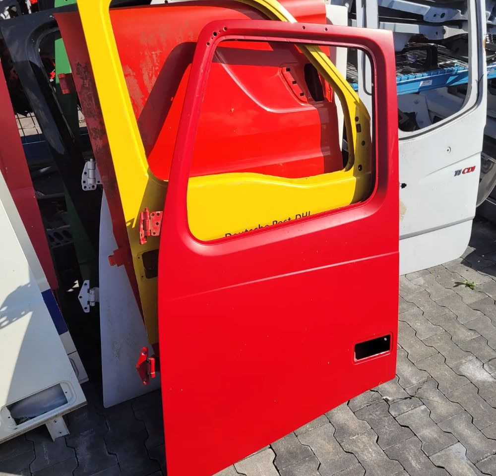DRZWI LEWE VOLVO FH13 ORYGINAŁ - Uks ja varuosad - Veoauto: pilt 1 DRZWI LEWE VOLVO FH13 ORYGINAŁ - Uks ja varuosad - Veoauto: pilt 1