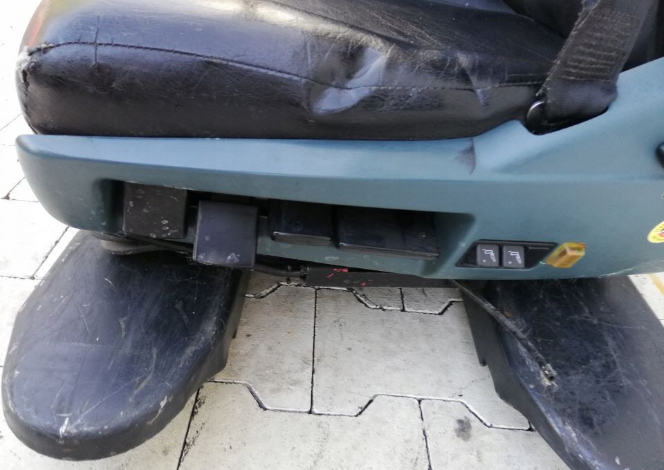 FOTEL KIEROWCY DAF XF CF LF - Iste: pilt 2 FOTEL KIEROWCY DAF XF CF LF - Iste: pilt 2