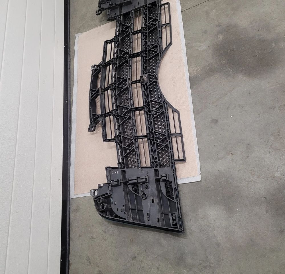 GRILL MERCEDES ACTROS MP4 ORYGINAŁ - Pealisehitus ja välispind - Veoauto: pilt 4 GRILL MERCEDES ACTROS MP4 ORYGINAŁ - Pealisehitus ja välispind - Veoauto: pilt 4