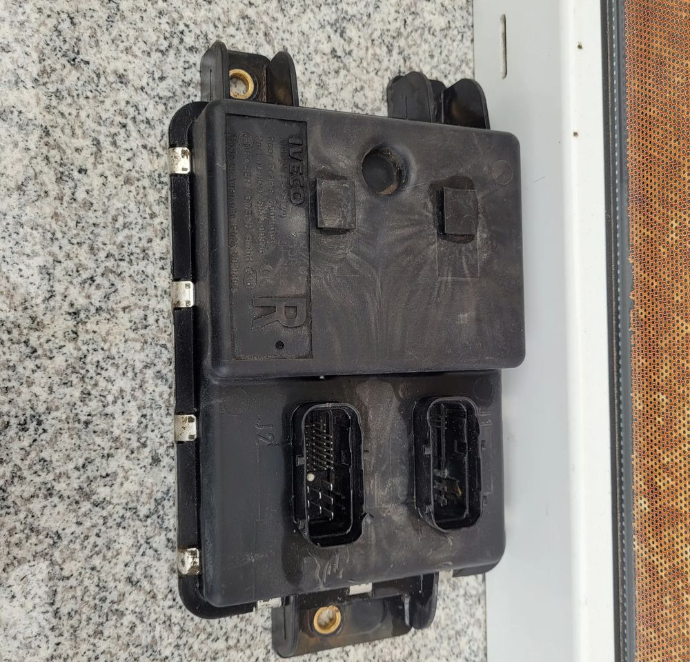 KOMPUTER ŚWIATEŁ IVECO STRALIS 504280976 CHWALIM116 - Mootori juhtimisseade - Veoauto: pilt 1 KOMPUTER ŚWIATEŁ IVECO STRALIS 504280976 CHWALIM116 - Mootori juhtimisseade - Veoauto: pilt 1