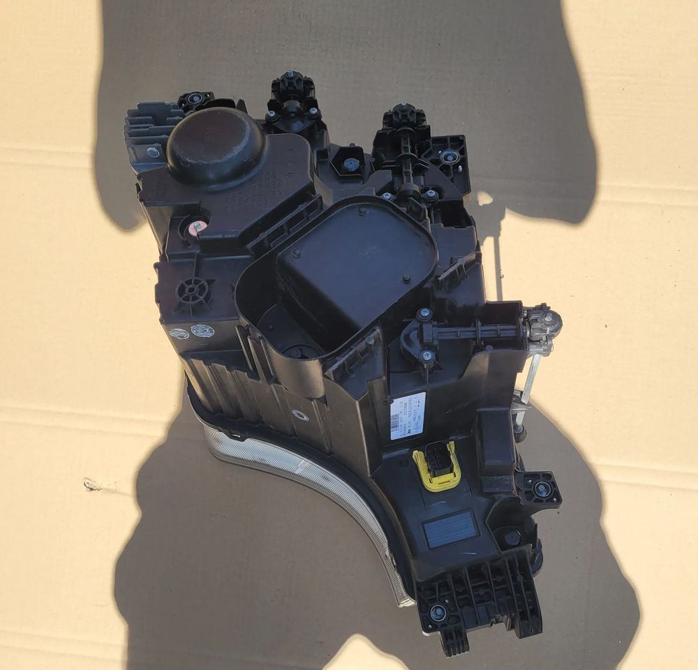 LAMPA FULL LED MERCRDES ACTROS MP5 ORYGINAŁ RH CHWALIM116 - Tuled/ Valgus - Veoauto: pilt 2 LAMPA FULL LED MERCRDES ACTROS MP5 ORYGINAŁ RH CHWALIM116 - Tuled/ Valgus - Veoauto: pilt 2