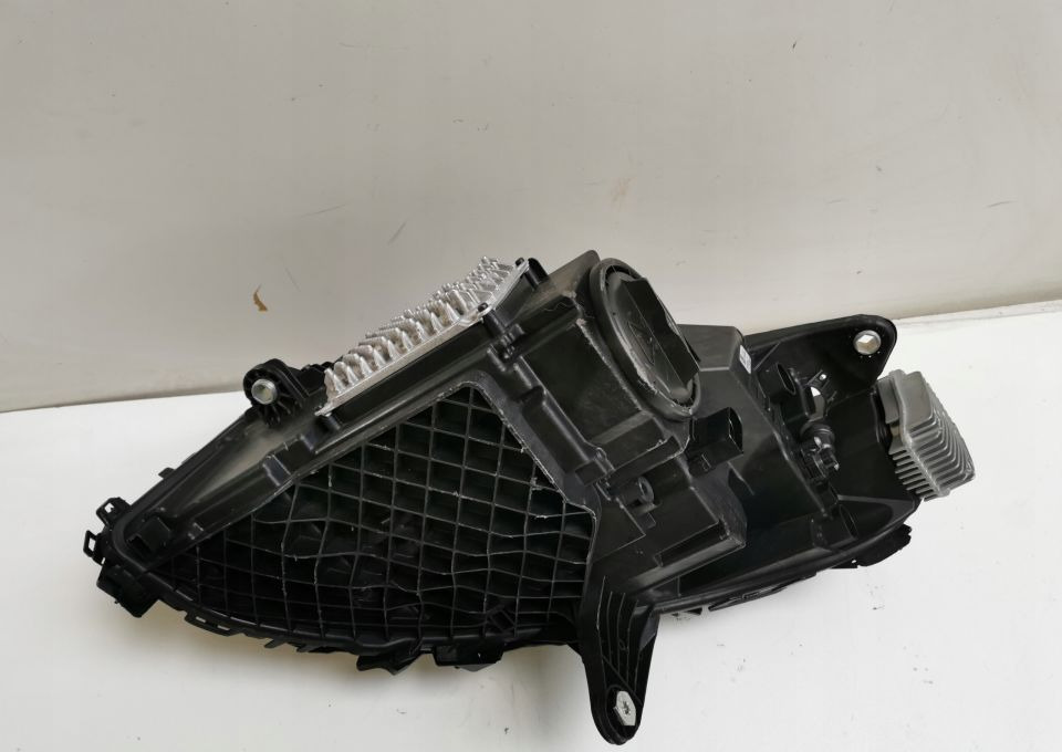 LAMPA MERCEDES EQC A 2939061201 PRAWA ORYGINAŁ - Esituled: pilt 4 LAMPA MERCEDES EQC A 2939061201 PRAWA ORYGINAŁ - Esituled: pilt 4