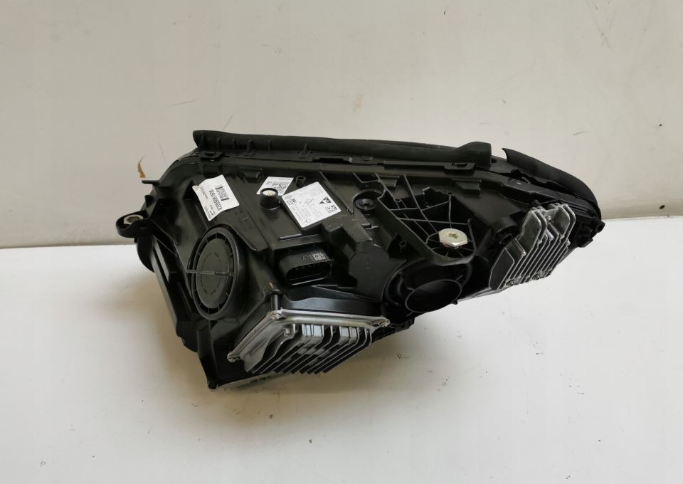 LAMPA PRZÓD MERCEDES C KLASA A 205 9061606 LIFT - Esituled: pilt 4 LAMPA PRZÓD MERCEDES C KLASA A 205 9061606 LIFT - Esituled: pilt 4