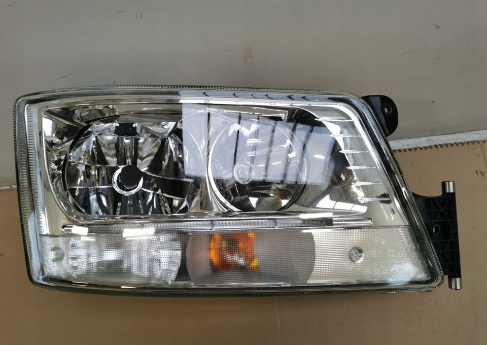 LAMPA XENON MAN TGX TGS RH.ORYGINAŁ LIFT MOCNY LED - Esituled - Veoauto: pilt 1 LAMPA XENON MAN TGX TGS RH.ORYGINAŁ LIFT MOCNY LED - Esituled - Veoauto: pilt 1