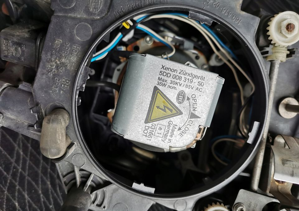 LAMPA XENON VOLVO FH 13 ORYGINAŁ PRAWA - Esituled: pilt 3 LAMPA XENON VOLVO FH 13 ORYGINAŁ PRAWA - Esituled: pilt 3