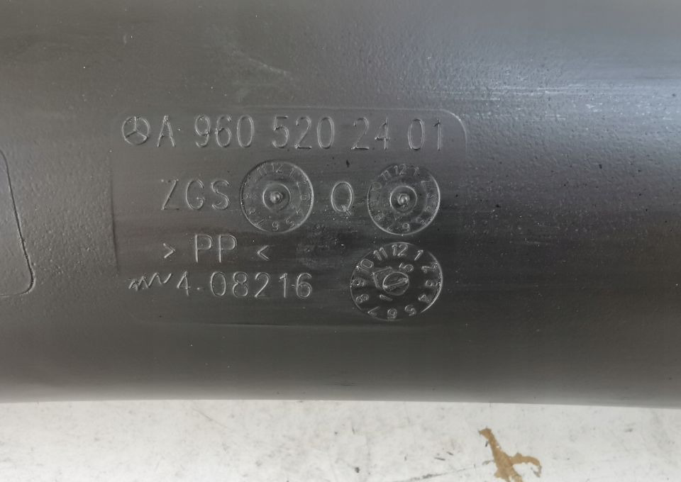 Łącznik filtra MERCEDES ACTROS MP4 A960 520 24 01 - Õhufilter: pilt 2 Łącznik filtra MERCEDES ACTROS MP4 A960 520 24 01 - Õhufilter: pilt 2