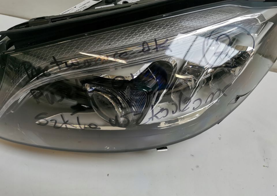 Lampa Mercedes c klasa - Tuled/ Valgus - Veoauto: pilt 4 Lampa Mercedes c klasa - Tuled/ Valgus - Veoauto: pilt 4