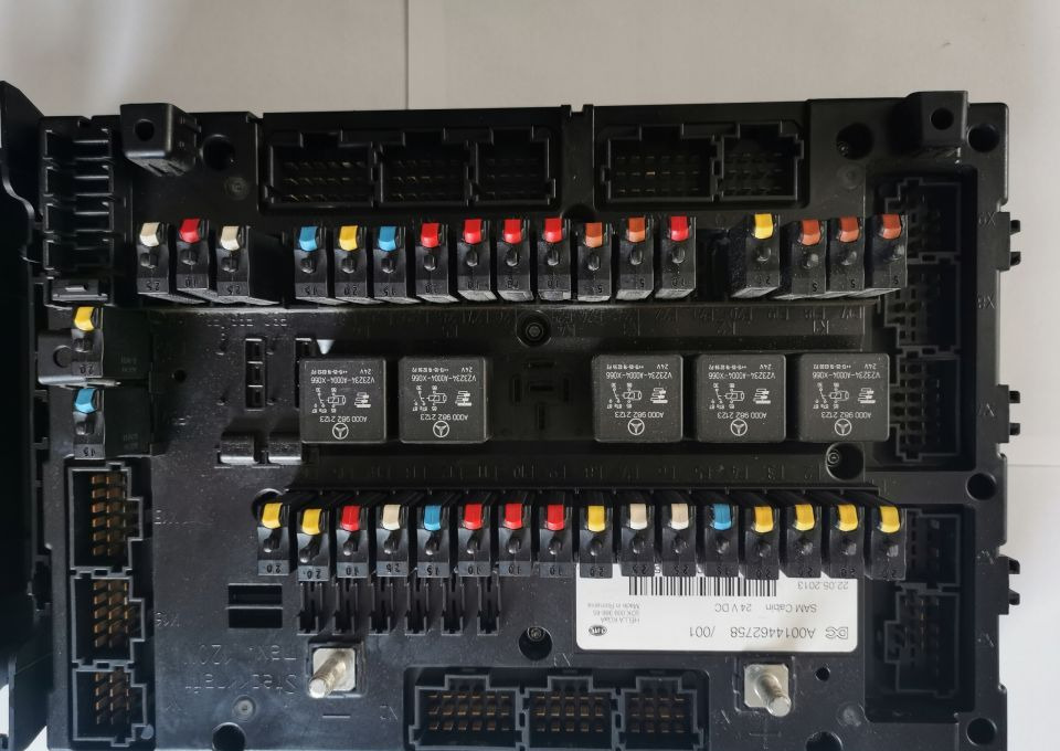 SAM CABIN MERCEDES ACTROS MP4 A001 446 27 58/001 - Kaitse - Veoauto: pilt 1 SAM CABIN MERCEDES ACTROS MP4 A001 446 27 58/001 - Kaitse - Veoauto: pilt 1