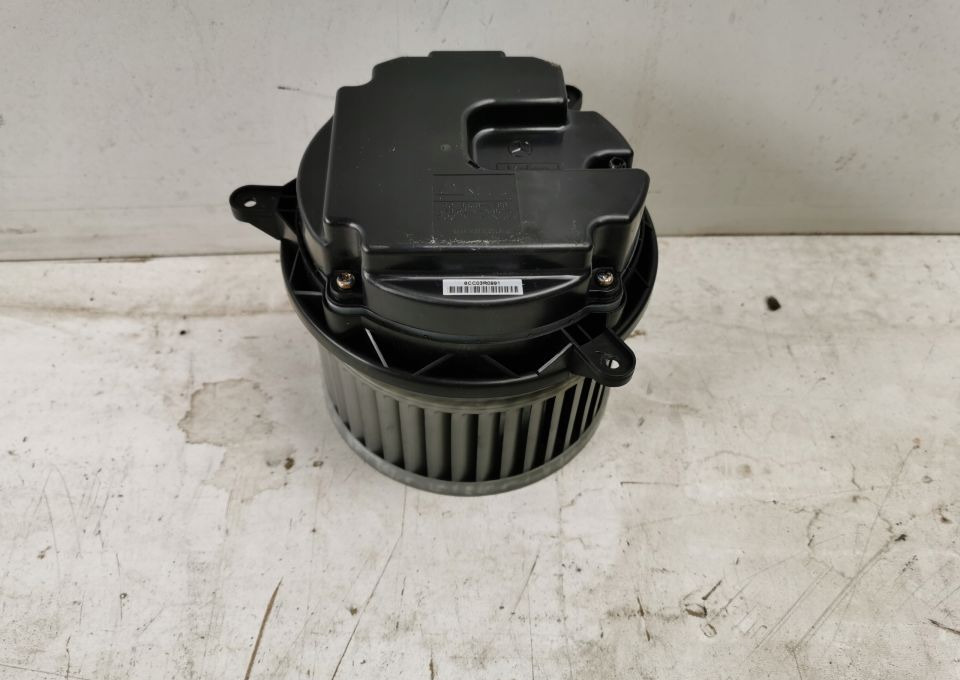 Silniczek nagrzewnicy MERCEDES ACTROS MP4 - Salongiventilaator - Veoauto: pilt 2 Silniczek nagrzewnicy MERCEDES ACTROS MP4 - Salongiventilaator - Veoauto: pilt 2