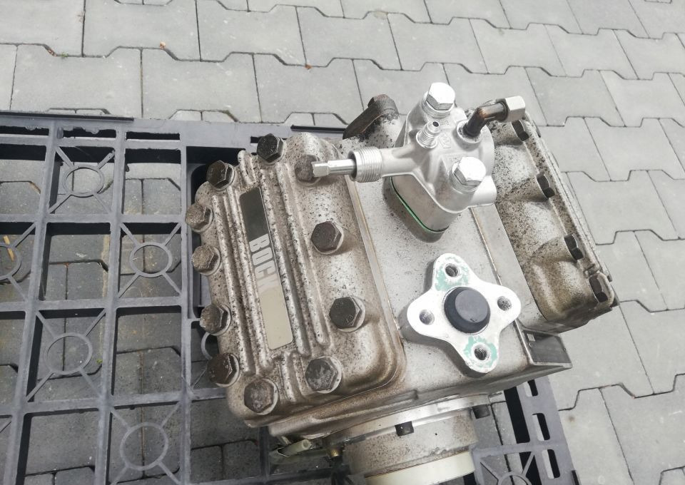 Sprężarka kompresor klimatyzacji Bock FKX40/470K - Kliimaseadme kompressor - Veoauto: pilt 3 Sprężarka kompresor klimatyzacji Bock FKX40/470K - Kliimaseadme kompressor - Veoauto: pilt 3