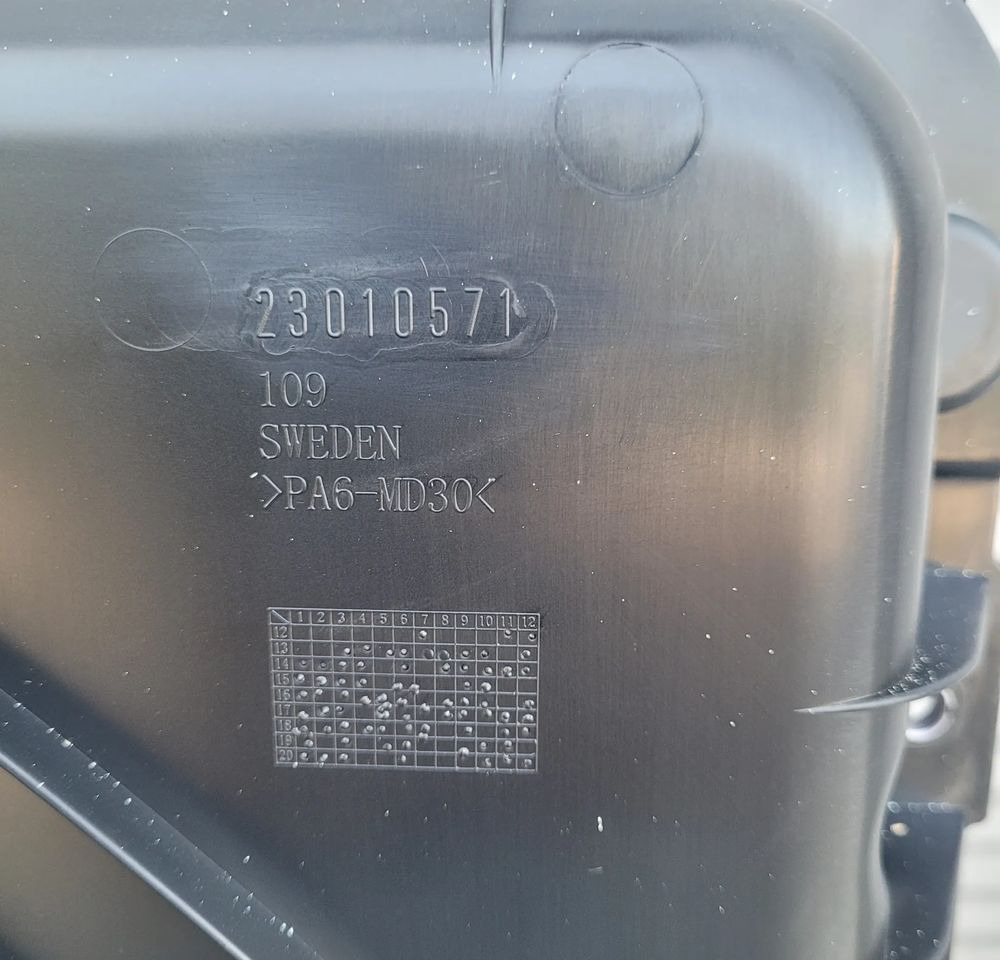 TUNEL OBUDOWA WENTYLATOR VOLVO FH4 FH5 NOWY ORYGINAŁ 23010571 - Jahutussüsteem - Veoauto: pilt 3 TUNEL OBUDOWA WENTYLATOR VOLVO FH4 FH5 NOWY ORYGINAŁ 23010571 - Jahutussüsteem - Veoauto: pilt 3