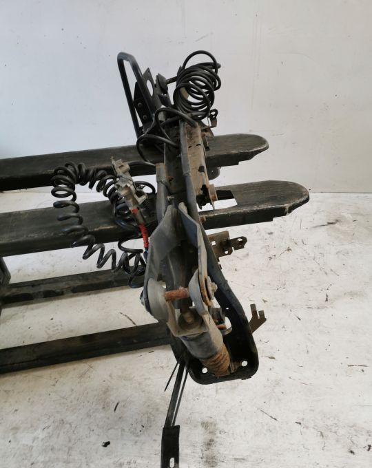 ZAWIESZENIE KABINY TYL MERCEDES ACTROS MP4 - Kabiini vedrustus - Veoauto: pilt 2 ZAWIESZENIE KABINY TYL MERCEDES ACTROS MP4 - Kabiini vedrustus - Veoauto: pilt 2