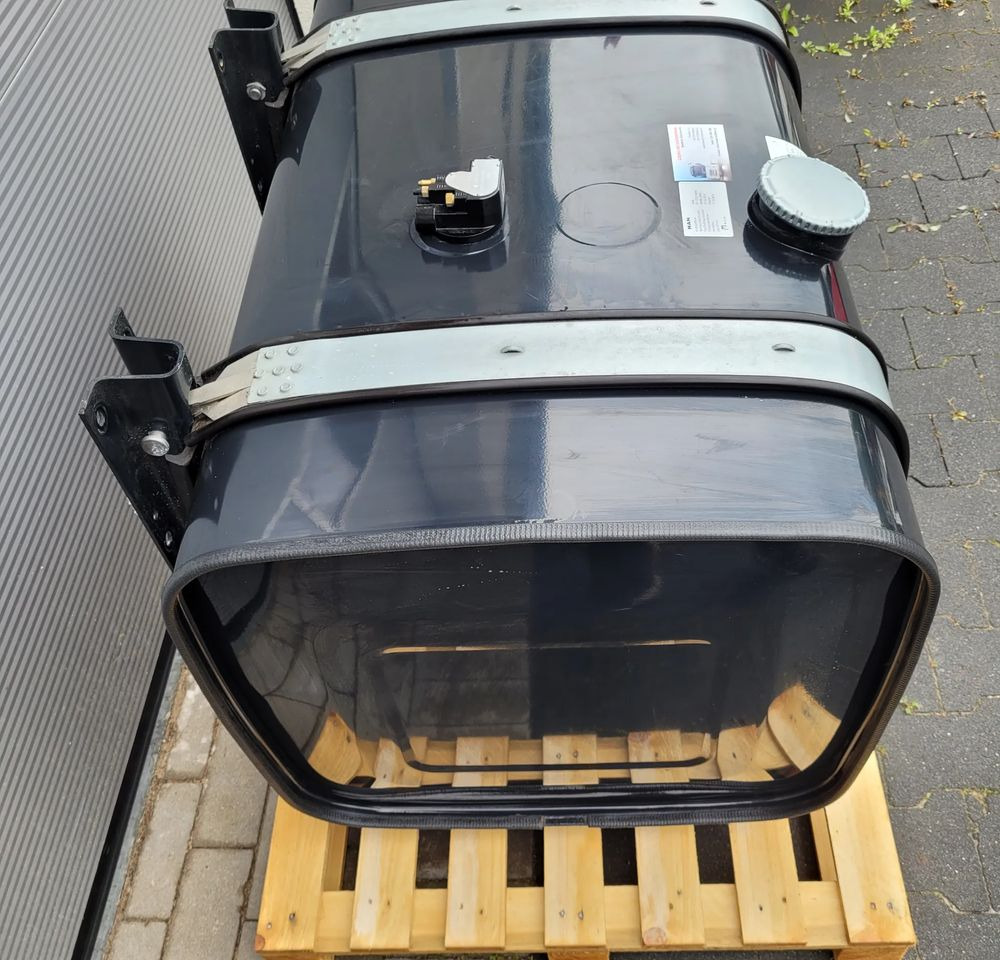 ZBIORNIK PALIWA MAN 400L 63X68X105CM 81.12201-6894 CHWALIM116 - Kütusesüsteem - Veoauto: pilt 3 ZBIORNIK PALIWA MAN 400L 63X68X105CM 81.12201-6894 CHWALIM116 - Kütusesüsteem - Veoauto: pilt 3