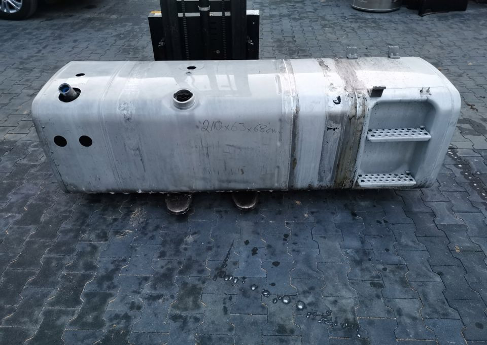 ZBIORNIK PALIWA MAN TGX TGS 210X63X68 AB/D - Kütusepaak - Veoauto: pilt 1 ZBIORNIK PALIWA MAN TGX TGS 210X63X68 AB/D - Kütusepaak - Veoauto: pilt 1