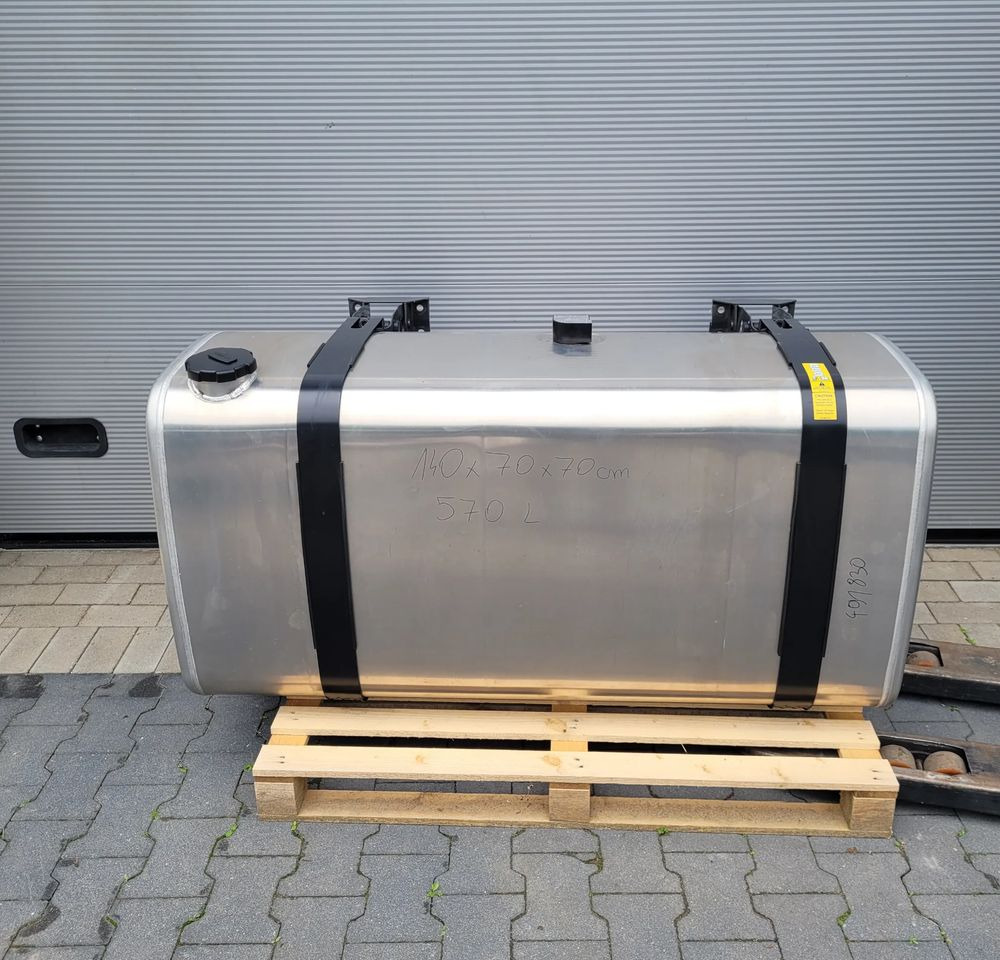 ZBIORNIK PALIWA VOLVO FH4 FH5 GAMA 140X70X70CM 21516453 570L CHWALIM116 - Kütusesüsteem - Veoauto: pilt 1 ZBIORNIK PALIWA VOLVO FH4 FH5 GAMA 140X70X70CM 21516453 570L CHWALIM116 - Kütusesüsteem - Veoauto: pilt 1