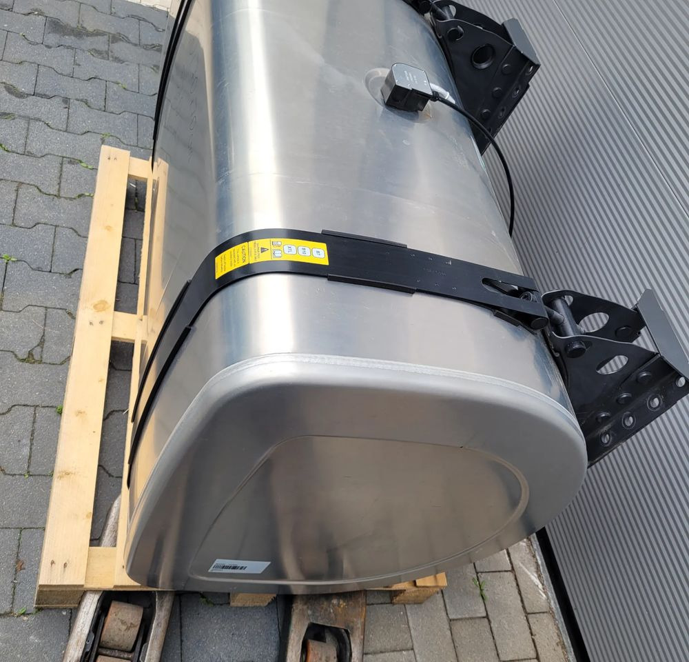 ZBIORNIK PALIWA VOLVO FH4 FH5 GAMA 140X70X70CM 21516453 570L CHWALIM116 - Kütusesüsteem - Veoauto: pilt 3 ZBIORNIK PALIWA VOLVO FH4 FH5 GAMA 140X70X70CM 21516453 570L CHWALIM116 - Kütusesüsteem - Veoauto: pilt 3