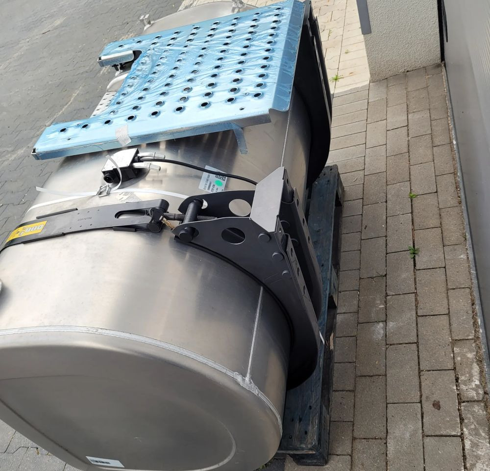 ZBIORNIK PALWA VOLVO FH4 FH5 FMX 21335687 155X70X70CM 620L CHWALIM116 - Kütusesüsteem - Veoauto: pilt 4 ZBIORNIK PALWA VOLVO FH4 FH5 FMX 21335687 155X70X70CM 620L CHWALIM116 - Kütusesüsteem - Veoauto: pilt 4