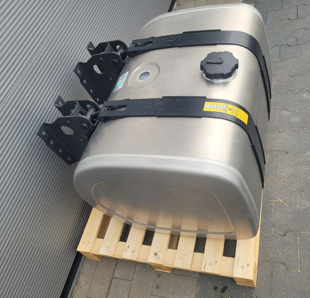 ZBIORNIK PAWLIWA VOLVO MAN IVECO DAF SCANIA 255L NOWY ORYGINAŁ CHWALIM116 - Kütusepaak - Veoauto: pilt 3 ZBIORNIK PAWLIWA VOLVO MAN IVECO DAF SCANIA 255L NOWY ORYGINAŁ CHWALIM116 - Kütusepaak - Veoauto: pilt 3