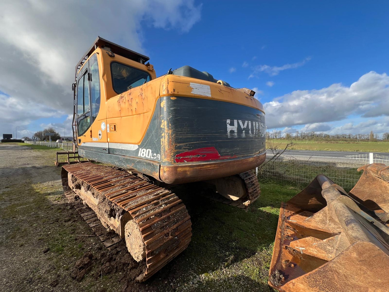 HYUNDAI ROBEX 180 LC-9 - Lintekskavaator: pilt 3 HYUNDAI ROBEX 180 LC-9 - Lintekskavaator: pilt 3