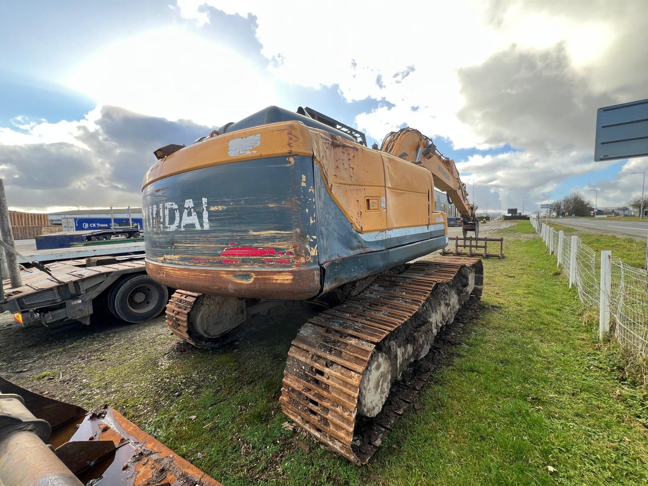 HYUNDAI ROBEX180L0-9 - Lintekskavaator: pilt 4 HYUNDAI ROBEX180L0-9 - Lintekskavaator: pilt 4