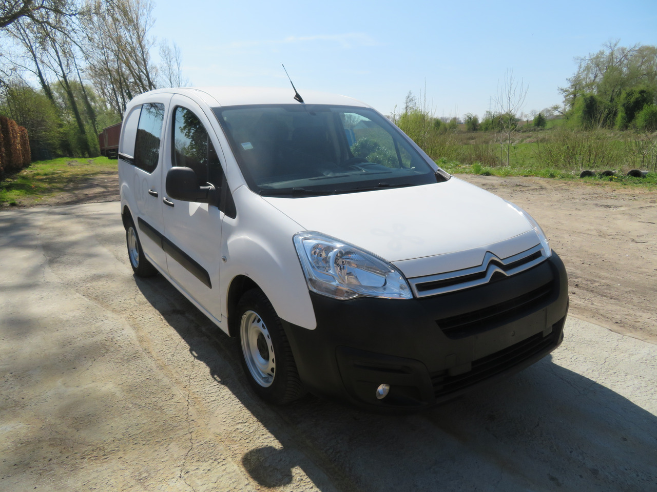 CITROËN Berlingo 1.6 BlueHDi CLUB - Kaubik: pilt 1 CITROËN Berlingo 1.6 BlueHDi CLUB - Kaubik: pilt 1