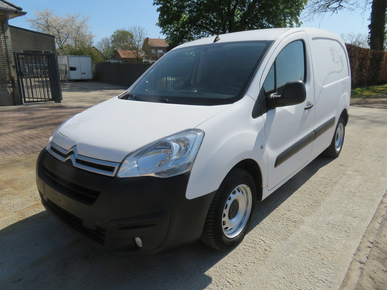 CITROËN Berlingo 1.6 BlueHDi CLUB - Kaubik: pilt 3 CITROËN Berlingo 1.6 BlueHDi CLUB - Kaubik: pilt 3