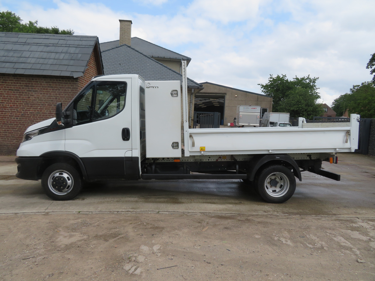 IVECO Daily 35C16 - 3.0 - Tarbesõiduk kallur: pilt 4 IVECO Daily 35C16 - 3.0 - Tarbesõiduk kallur: pilt 4