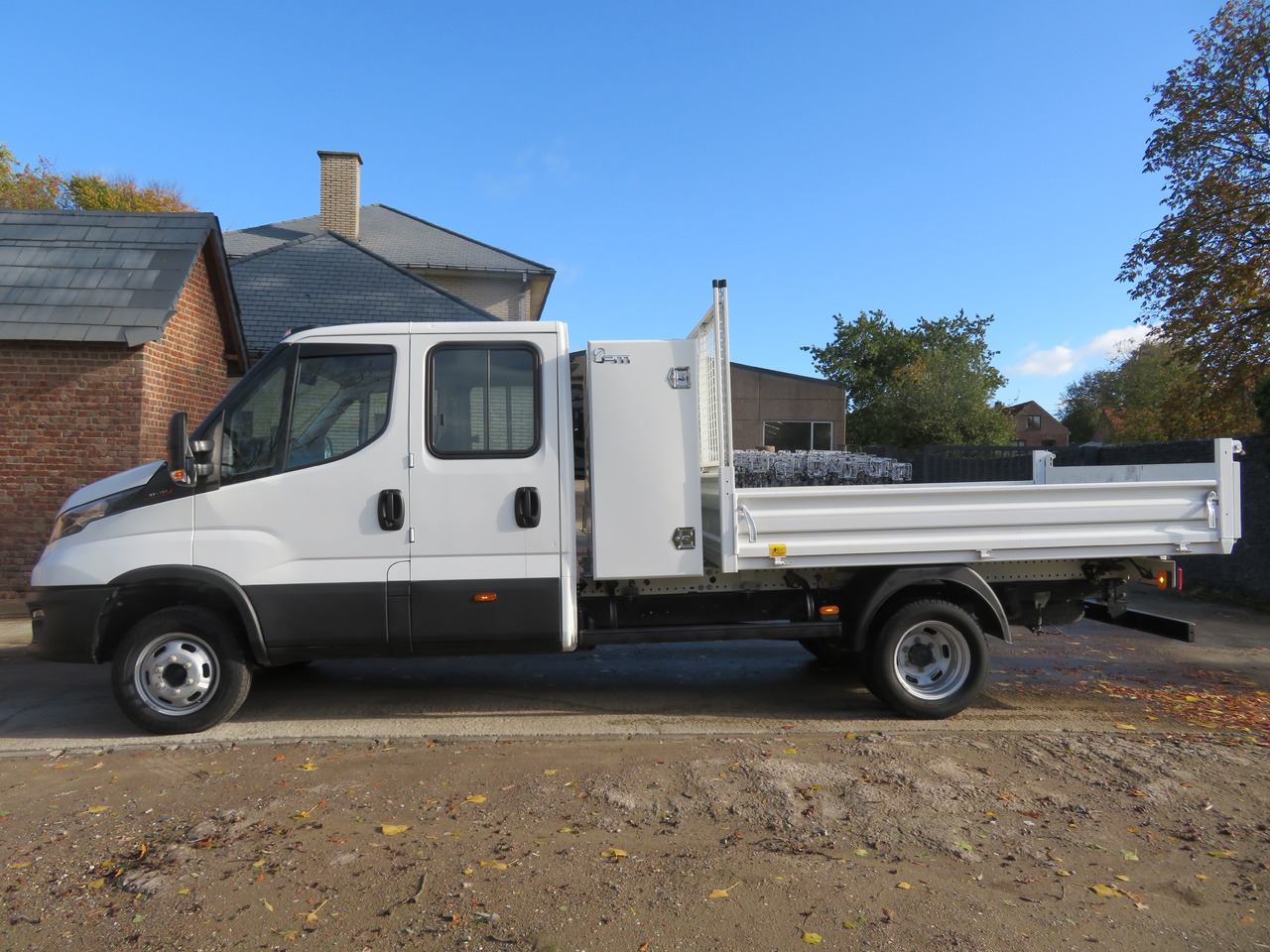 Iveco Daily 35C16 3.0 - Tarbesõiduk kallur, Meeskonnaauto: pilt 4 Iveco Daily 35C16 3.0 - Tarbesõiduk kallur, Meeskonnaauto: pilt 4