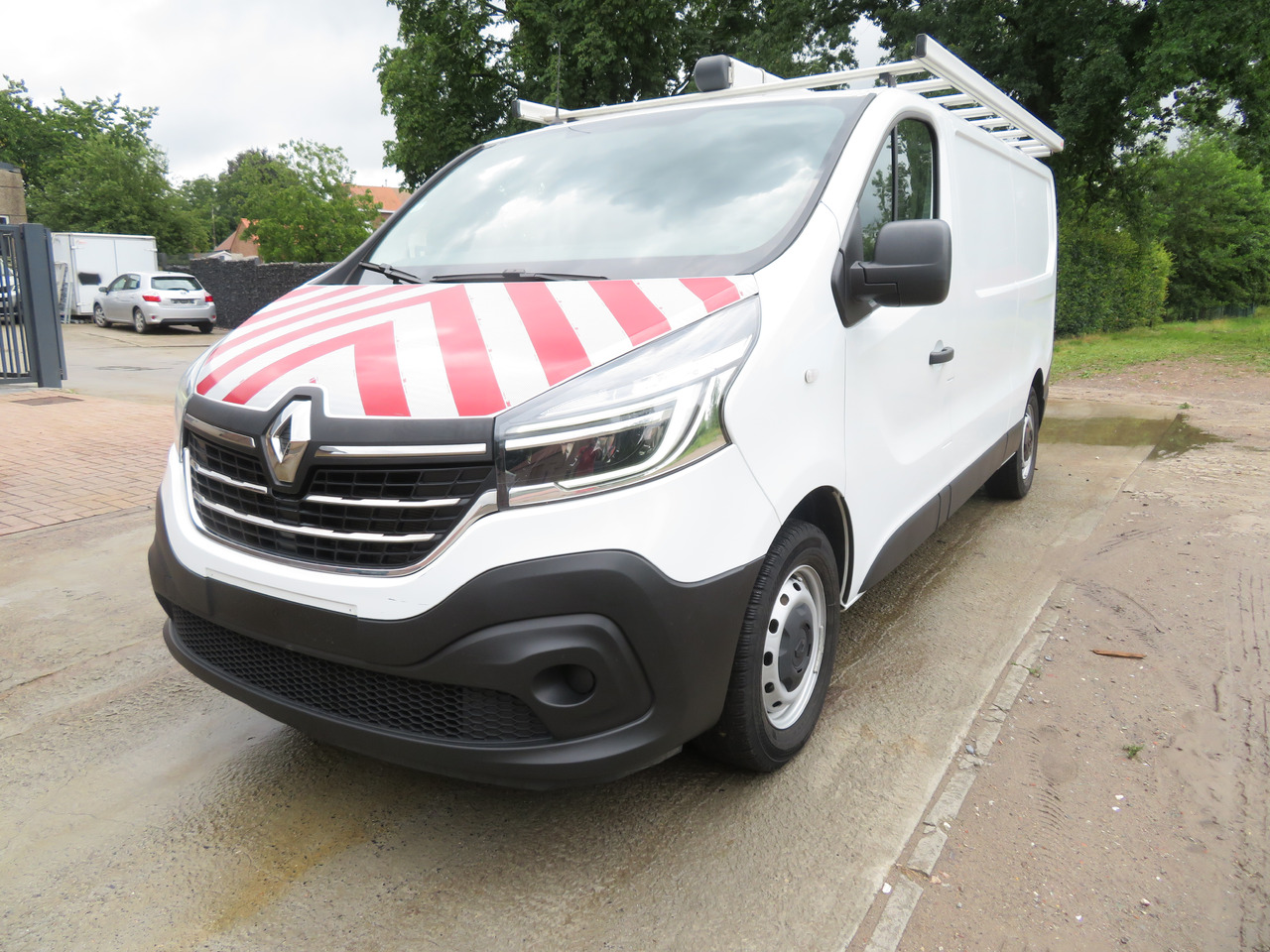 RENAULT Trafic 2.0dCi - L2H1 - Väike kaubik: pilt 3 RENAULT Trafic 2.0dCi - L2H1 - Väike kaubik: pilt 3