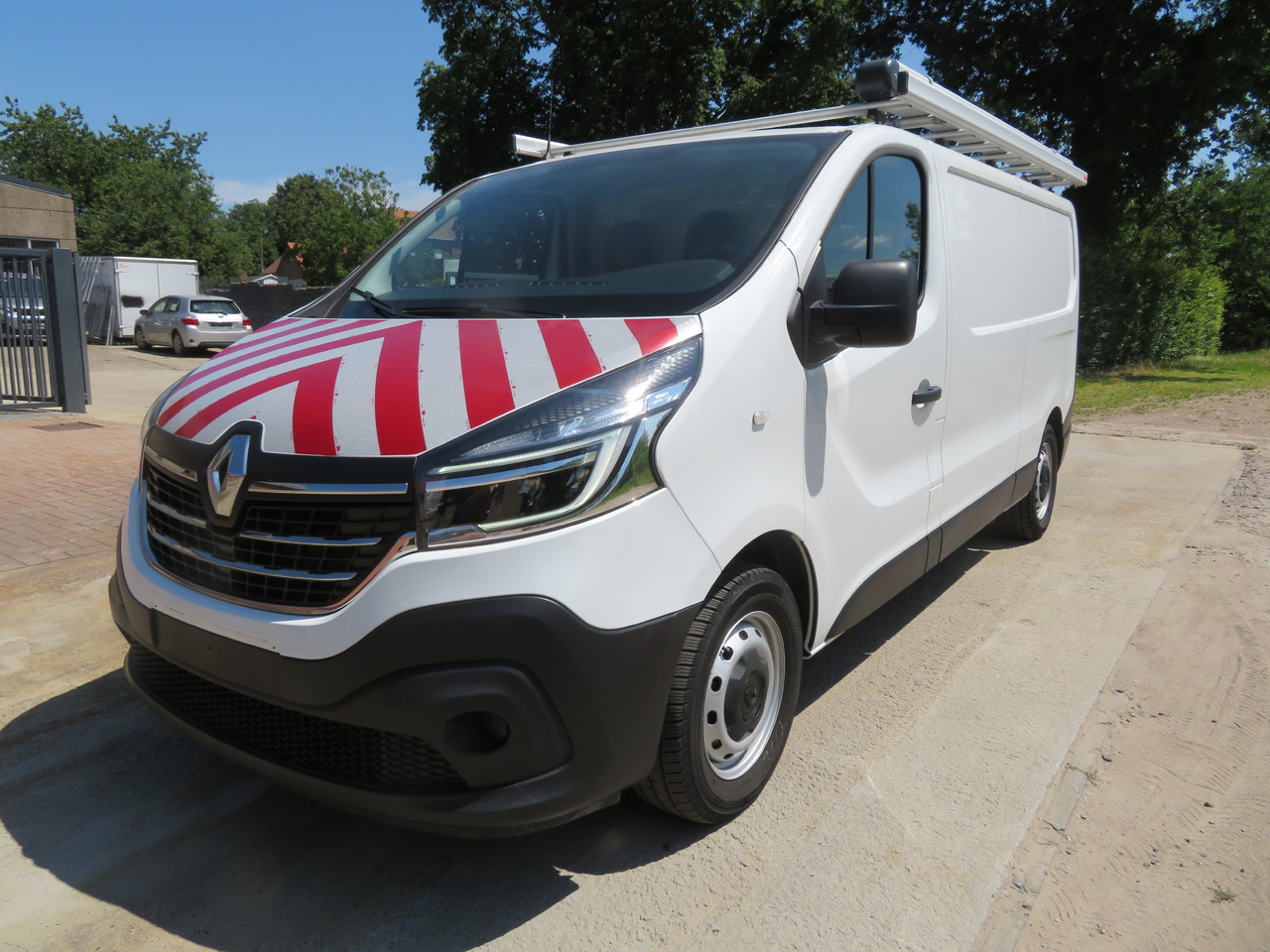 RENAULT Trafic 2.0dCi - L2H1 - Väike kaubik: pilt 3 RENAULT Trafic 2.0dCi - L2H1 - Väike kaubik: pilt 3