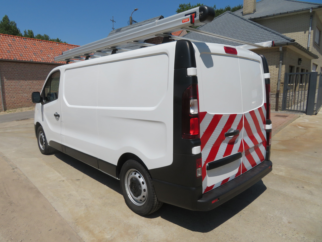 RENAULT Trafic 2.0dCi - L2H1 - Väike kaubik: pilt 5 RENAULT Trafic 2.0dCi - L2H1 - Väike kaubik: pilt 5