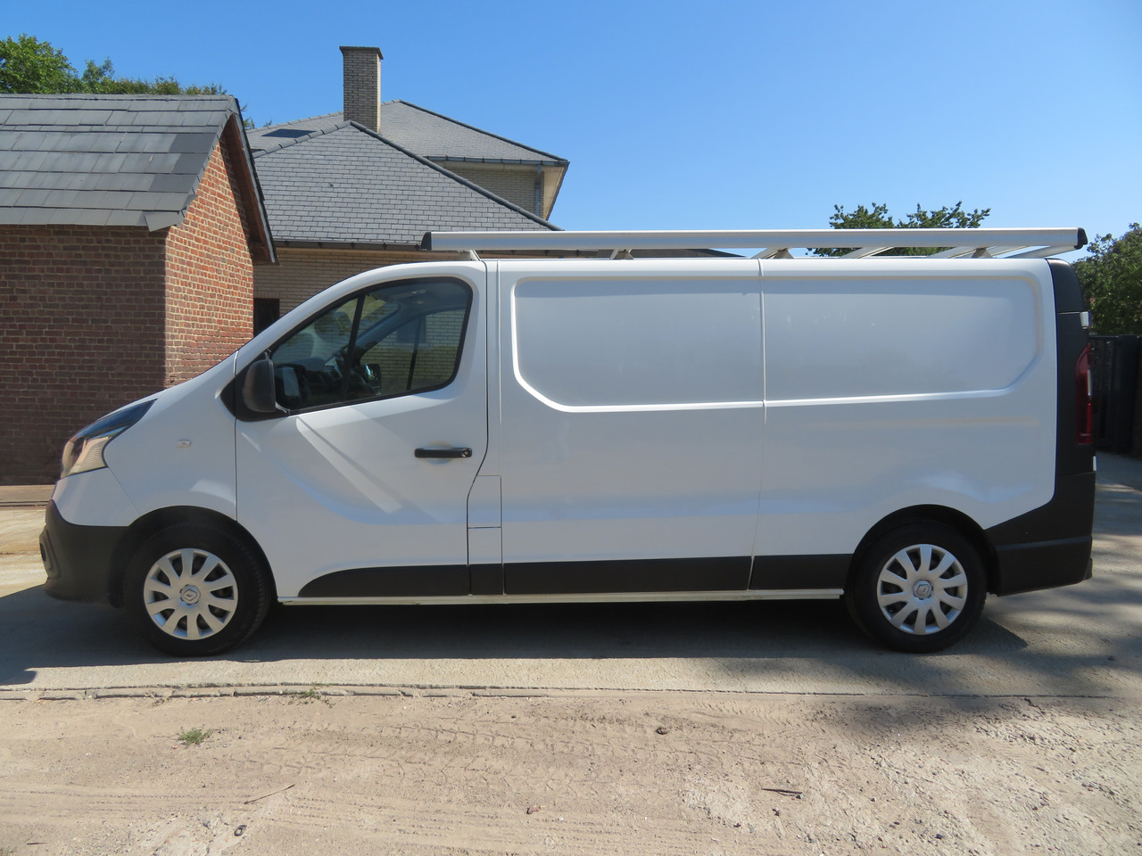 Renault Trafic 1.6dCi Grand Confort - L2H1 - Väike kaubik: pilt 4 Renault Trafic 1.6dCi Grand Confort - L2H1 - Väike kaubik: pilt 4