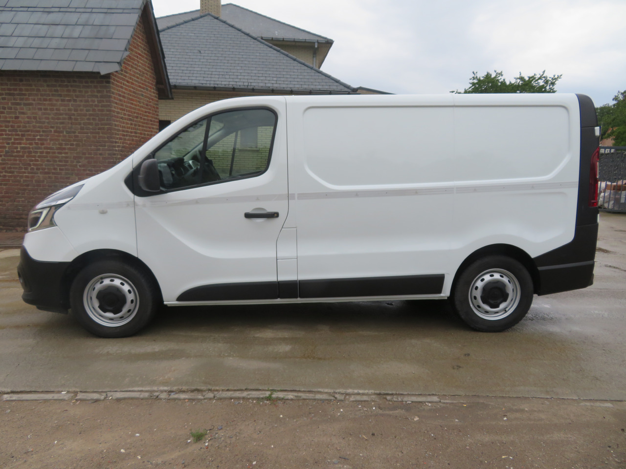 Renault Trafic 2.0dCi Grand Confort - L2H1 - Väike kaubik: pilt 4 Renault Trafic 2.0dCi Grand Confort - L2H1 - Väike kaubik: pilt 4