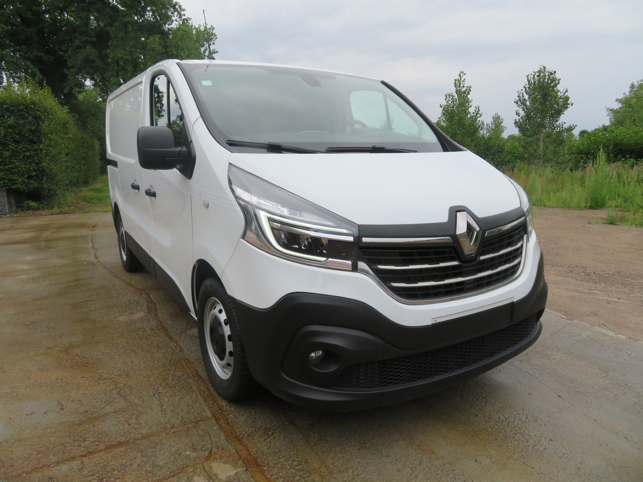 Renault Trafic 2.0dCi Grand Confort - L2H1 - Väike kaubik: pilt 1 Renault Trafic 2.0dCi Grand Confort - L2H1 - Väike kaubik: pilt 1
