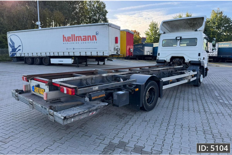 Mercedes-Benz Atego 1318 Day Cab, Euro 6, / BDF / DHOLLANDIA 2000KG - Konteinerveduk/ Tõstukiga veoauto: pilt 3 Mercedes-Benz Atego 1318 Day Cab, Euro 6, / BDF / DHOLLANDIA 2000KG - Konteinerveduk/ Tõstukiga veoauto: pilt 3