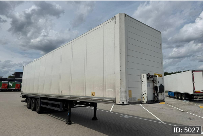Schmitz Cargobull SCB/S3B / Disk brakes / Double stock / Taillift - Furgoonpoolhaagis: pilt 4 Schmitz Cargobull SCB/S3B / Disk brakes / Double stock / Taillift - Furgoonpoolhaagis: pilt 4