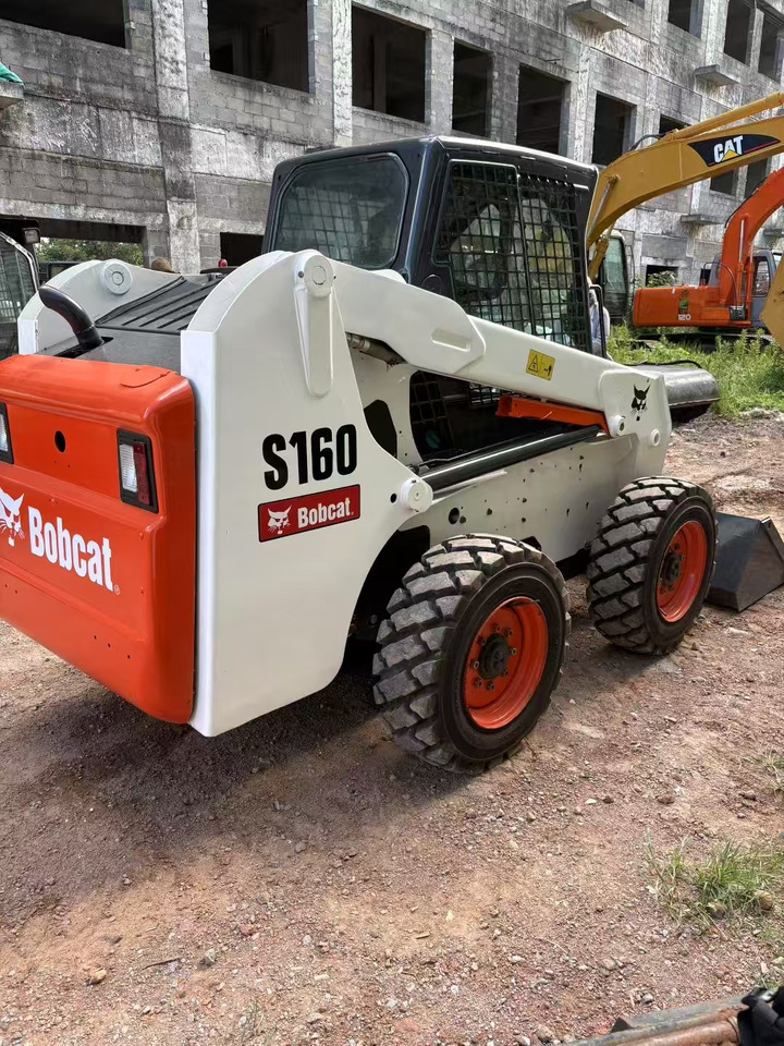 BOBCAT S180 - Kompaktlaadur: pilt 1 BOBCAT S180 - Kompaktlaadur: pilt 1