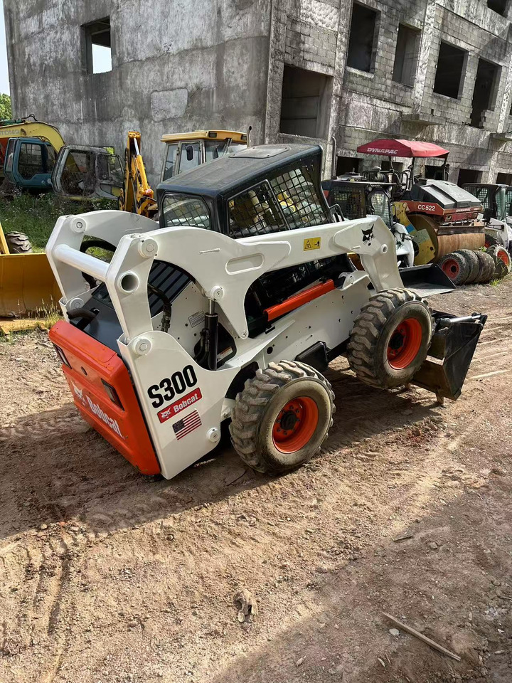 BOBCAT S300 - Kompaktlaadur: pilt 4 BOBCAT S300 - Kompaktlaadur: pilt 4