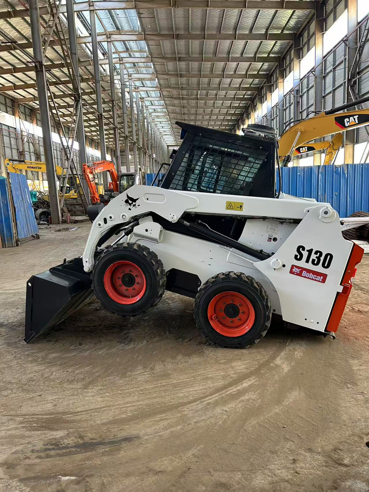 BOBCAT Skid Steer Loader S130 - Kompaktlaadur: pilt 5 BOBCAT Skid Steer Loader S130 - Kompaktlaadur: pilt 5