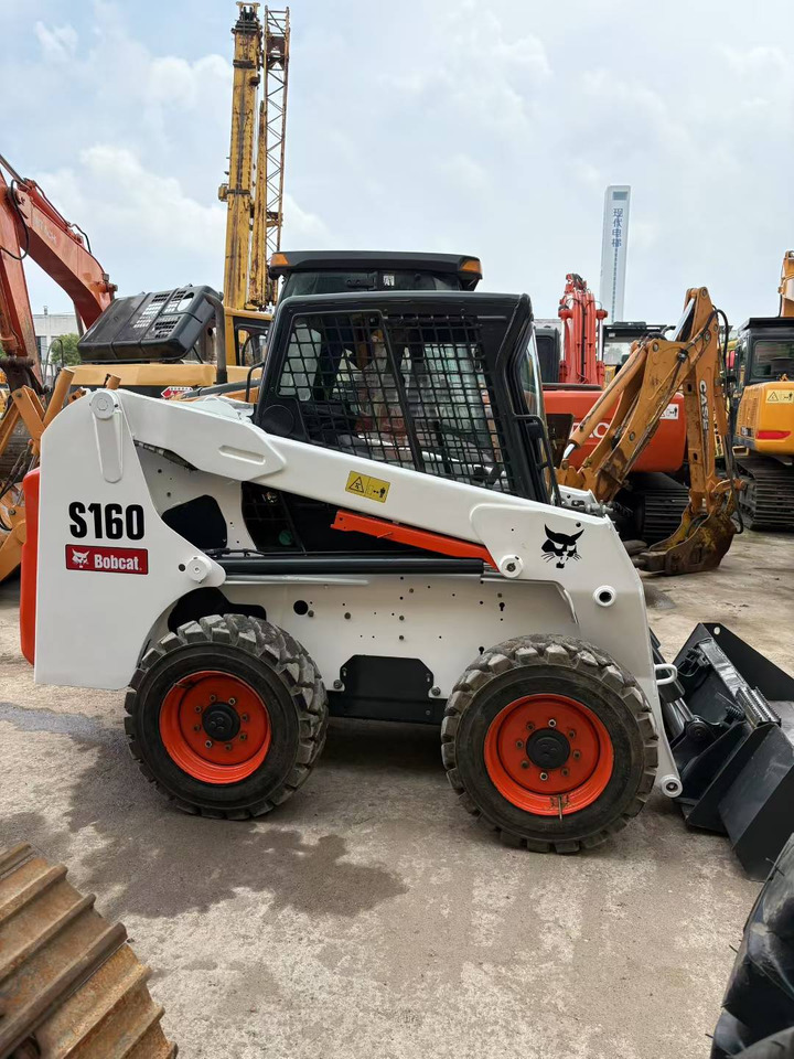 BOBCAT Skid Steer Loader S160 - Kompaktlaadur: pilt 1 BOBCAT Skid Steer Loader S160 - Kompaktlaadur: pilt 1
