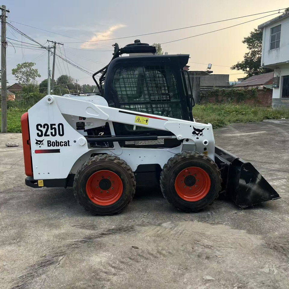 BOBCAT Skid Steer Loader S250 New Condition Hours True - Kompaktlaadur: pilt 2 BOBCAT Skid Steer Loader S250 New Condition Hours True - Kompaktlaadur: pilt 2