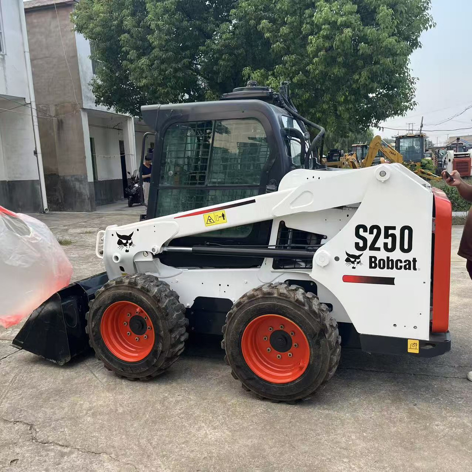 BOBCAT Skid Steer Loader S250 New Condition Hours True - Kompaktlaadur: pilt 3 BOBCAT Skid Steer Loader S250 New Condition Hours True - Kompaktlaadur: pilt 3